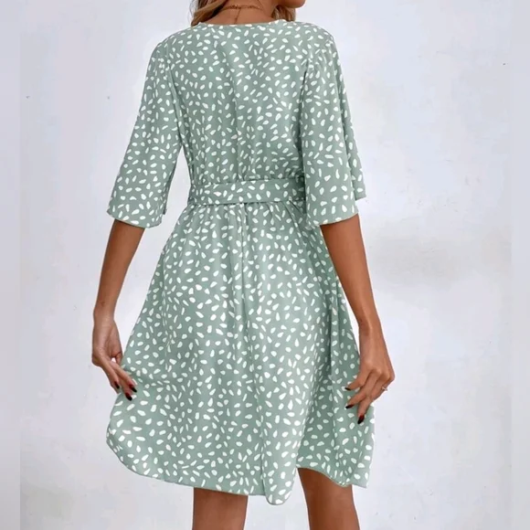 * New Boho Short Flutter Sleeve Wrap Front Dress Belted Green White - Picture 4 of 7